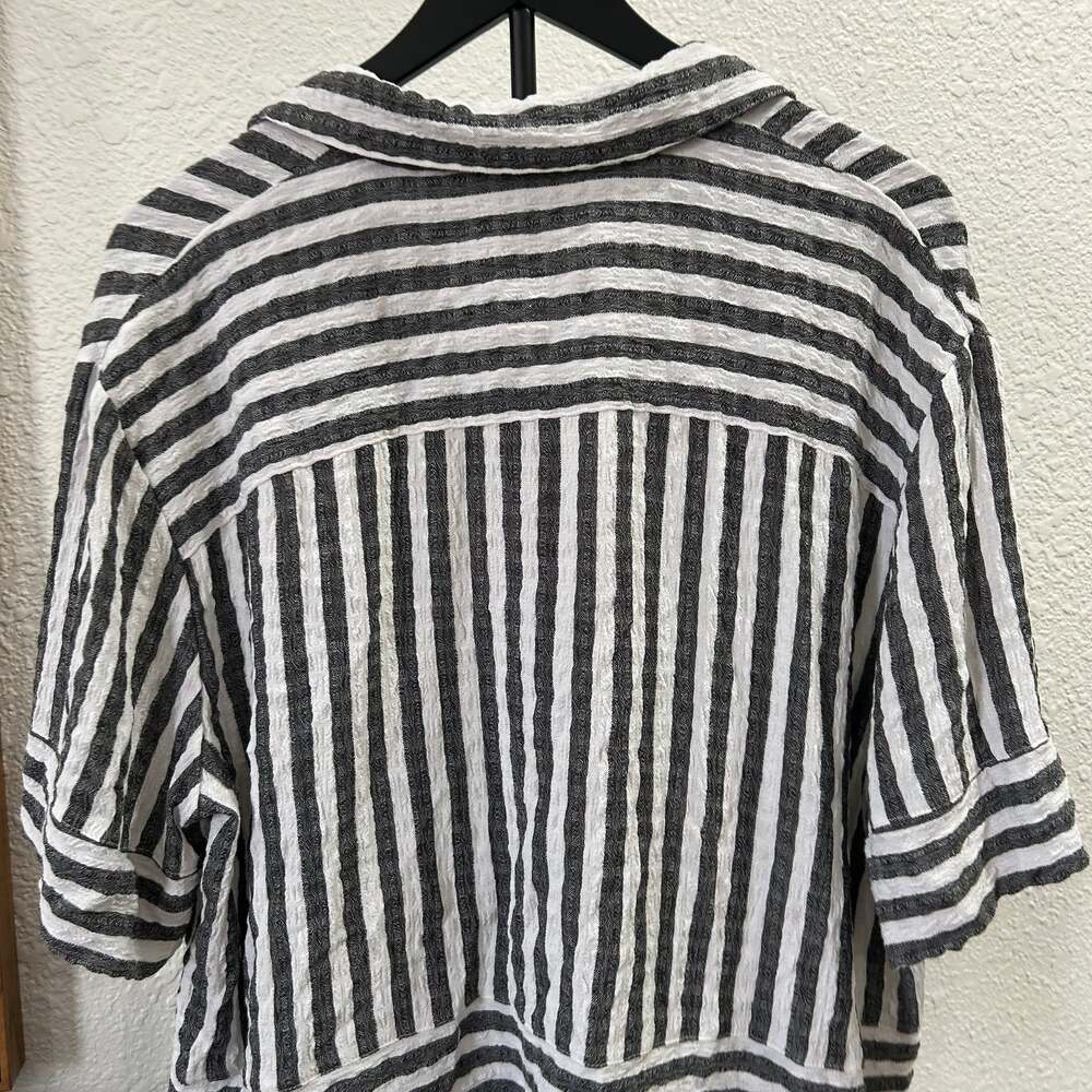 Jane & Delancey Black and White Striped Collared Button-Up Top Size XL - Picture 5 of 7